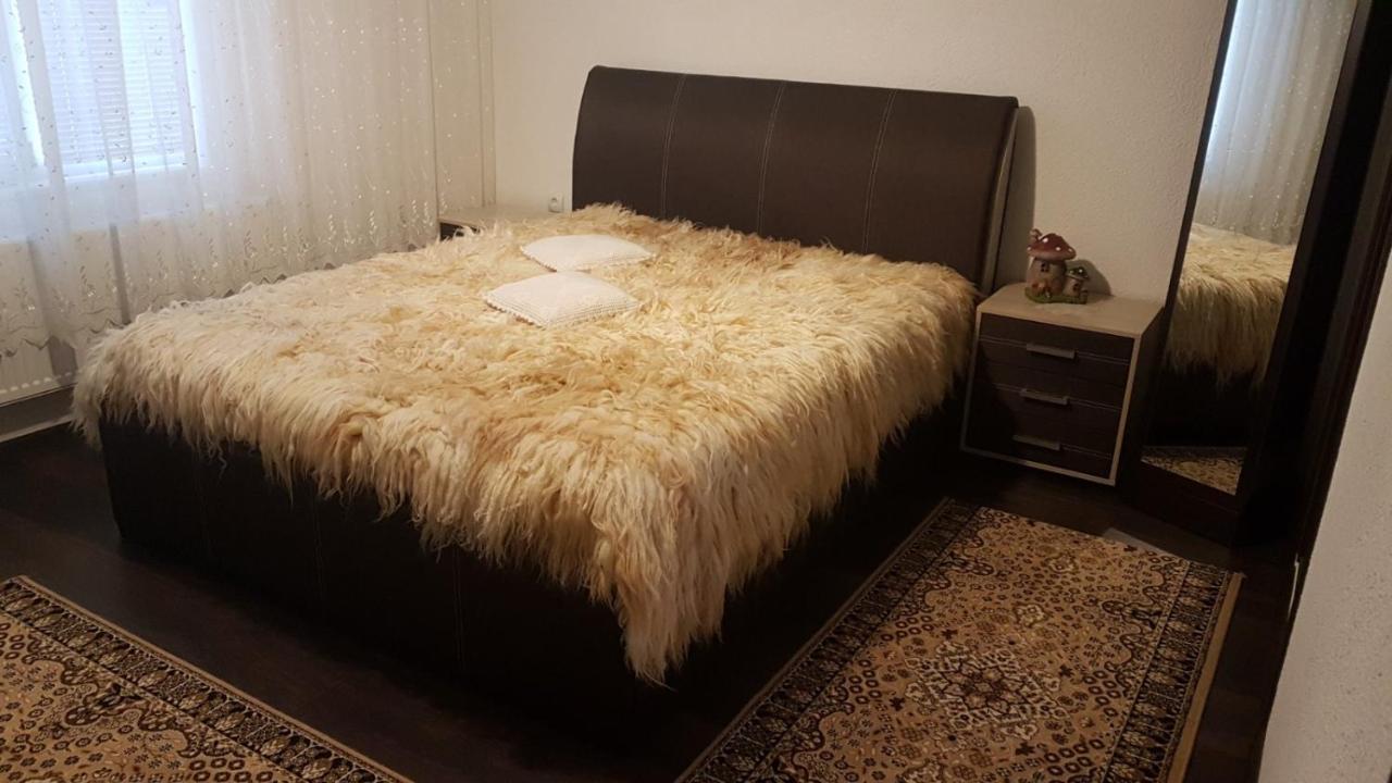 Къща За Гости "Люнгови" Zmeitsa Exteriör bild