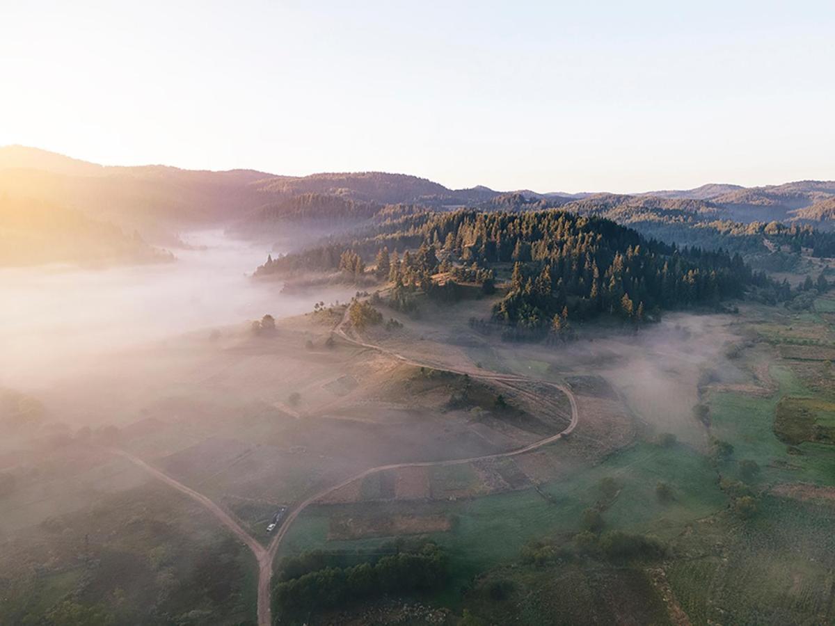Къща За Гости "Люнгови" Zmeitsa Exteriör bild